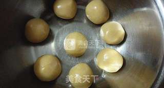 花好月圆——豆沙月饼的做法步骤:11