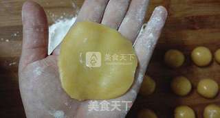 花好月圆——豆沙月饼的做法步骤:12