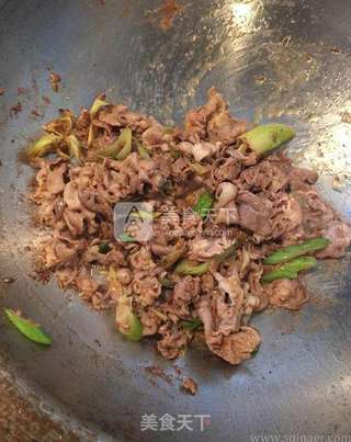 孜然葱爆羊肉的做法步骤:5