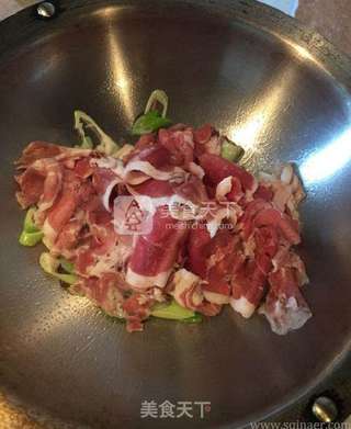 孜然葱爆羊肉的做法步骤:3