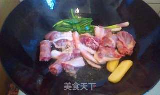 冬笋烧土鸭的做法步骤：4