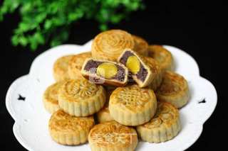 广式蛋黄月饼的做法步骤:15