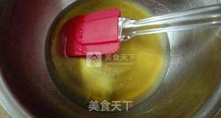 蛋黄莲蓉月饼的做法步骤:4