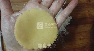 蛋黄莲蓉月饼的做法步骤:13