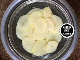 街头小吃搬回家:风味独特的绝味土豆片的做法步骤:3