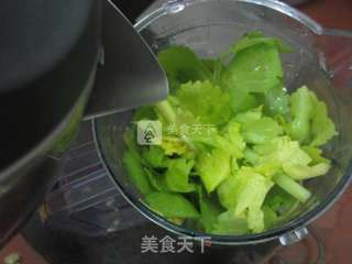 芹菜汁雪梨的做法步骤:6
