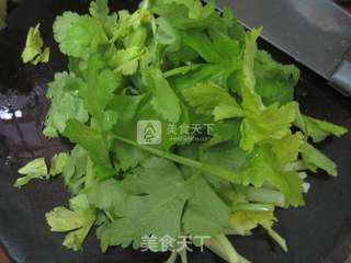 芹菜汁雪梨的做法步骤:2