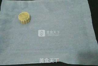 豆沙蛋黄月饼的做法步骤:14