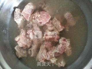 党参茶树菇排骨的做法步骤:2