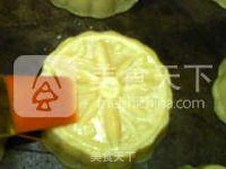 广式椰蓉月饼的做法步骤:21