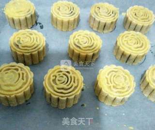 豆沙蛋黄月饼的做法步骤:19