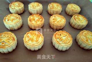 豆沙蛋黄月饼的做法步骤:21