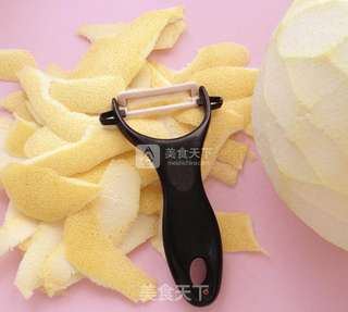 糖渍柚子皮的做法步骤：2