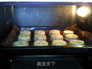 广式传统五仁月饼的做法步骤:29