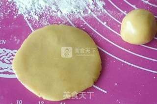 广式椰蓉蛋黄月饼的做法步骤:7