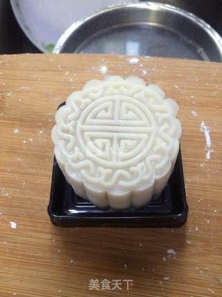 莲蓉蛋黄冰皮月饼的做法步骤:12