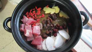山药桂圆炖甲鱼的做法步骤:4