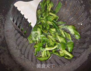 红油茄丝的做法步骤:5
