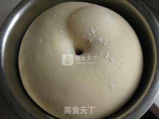 金枪鱼玉米面包的做法步骤:2