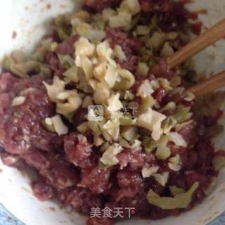 榨菜鲜肉月饼的做法步骤：1