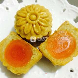 广式蛋黄莲蓉月饼的做法步骤:16