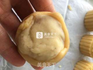 广式蛋黄莲蓉月饼的做法步骤:7