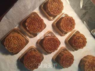广式蛋黄莲蓉月饼的做法步骤:6
