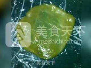 广式椰心莲蓉月饼的做法步骤:8