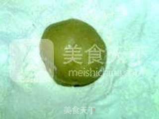 广式椰心莲蓉月饼的做法步骤:13