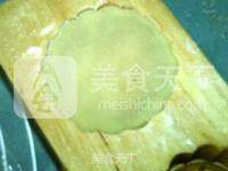 广式椰心莲蓉月饼的做法步骤:15