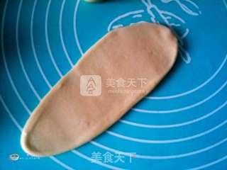 酥得掉渣的改良版蛋黄酥的做法步骤:7