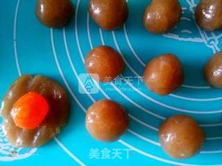 酥得掉渣的改良版蛋黄酥的做法步骤:6
