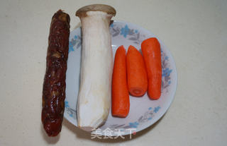 腊肠煲仔饭的做法步骤:2