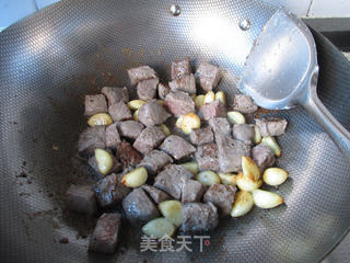 蒜籽红酒牛肉的做法步骤:10