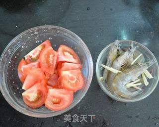 鲜虾番茄挂面的做法步骤:2