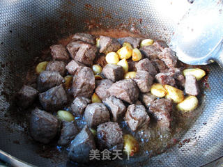 蒜籽红酒牛肉的做法步骤:12