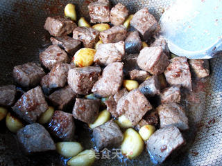 蒜籽红酒牛肉的做法步骤:13