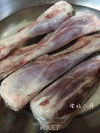 香卤羊小腿的做法步骤：1