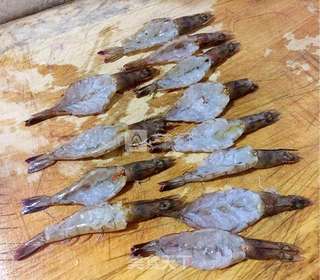 顺顺顺蒜蓉开背虾的做法步骤:3