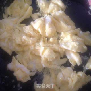 蒜苗小炒的做法步骤:3