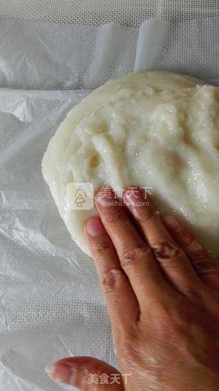 椰蓉豆沙糯米滋的做法步骤:7