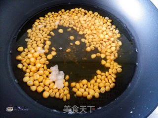 儿童食谱巧搭配---什锦牛肉丁的做法步骤：2