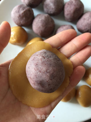 广式豆沙月饼的做法步骤:19
