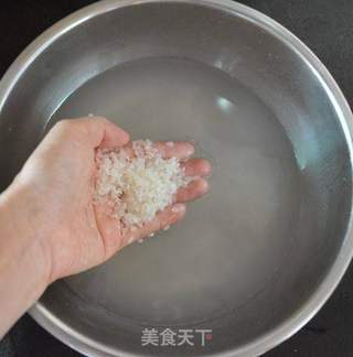 香菇鲜虾粥的做法步骤:2