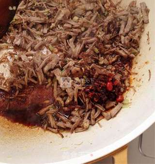 香辣手撕牛肉的做法步骤:15