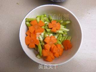 芦笋炒虾球的做法步骤:3