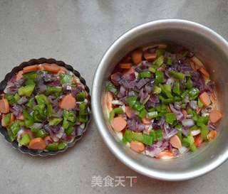 鱿鱼什锦披萨的做法步骤:12
