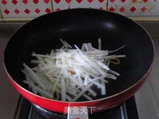 萝卜丝炒千张的做法步骤：3