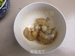 芦笋炒虾球的做法步骤:2