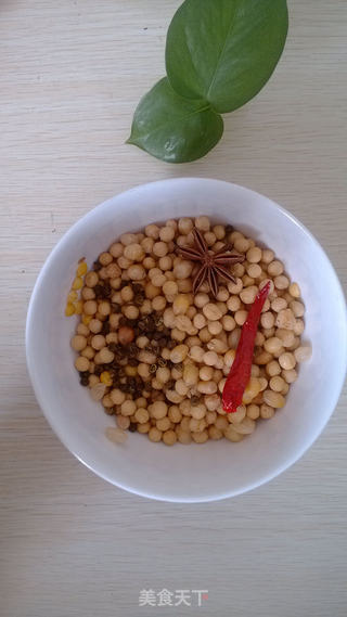 故园之思——盐水煮黄豆的做法步骤:2